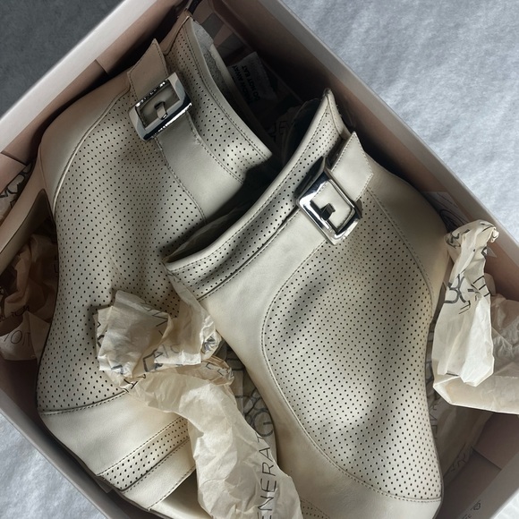 BCBG, cream colored open toed booties with stiletto heel. Women’s size 10. - Picture 2 of 5